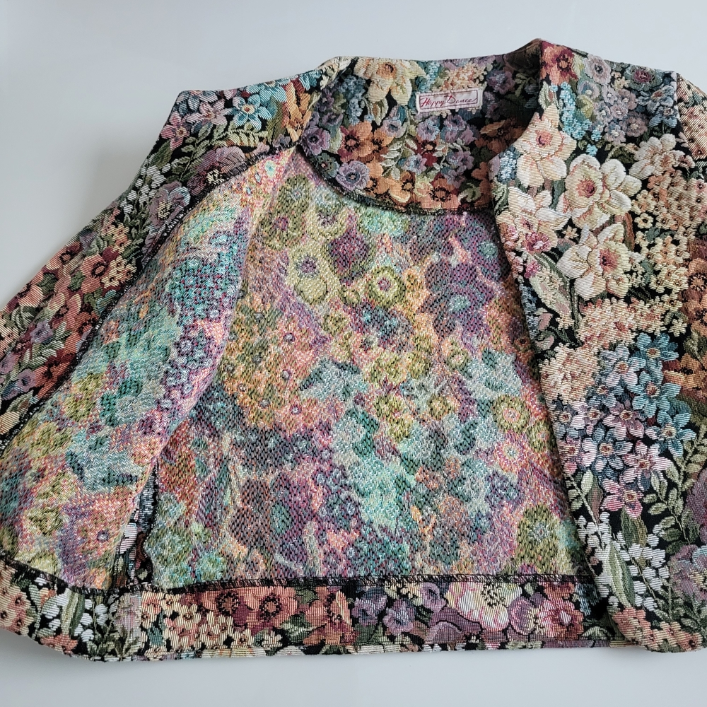 Cottagecore Tapestry Jacket - Picture 3 of 4